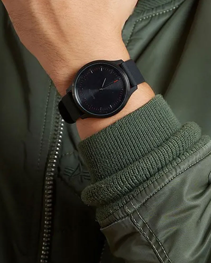 Hands-on with the new Garmin Vivomove watch