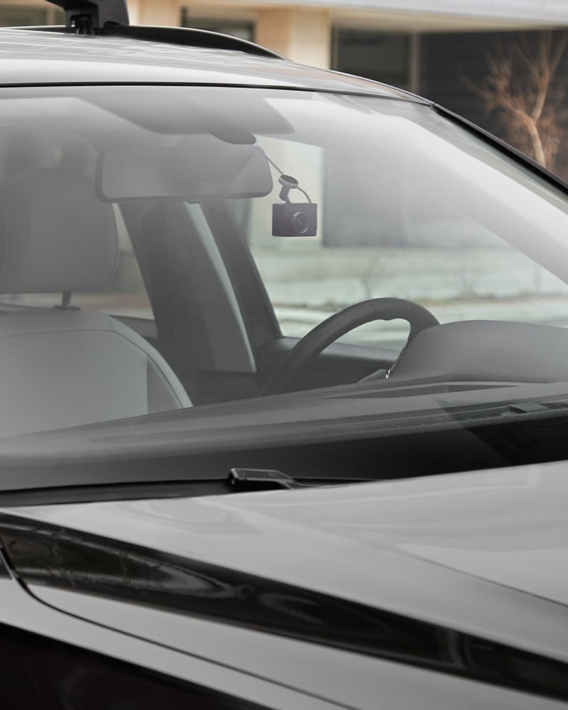 Garmin Dashcam 57, 1440p und 140 Grad Sichtfeld, überwachen Sie Ihr  Fahrzeug während der Fahrt mit neuen verbundenen Funktionen,  Sprachsteuerung, kompakt und diskret, inklusive Speicherkarte: :  Elektronik & Foto