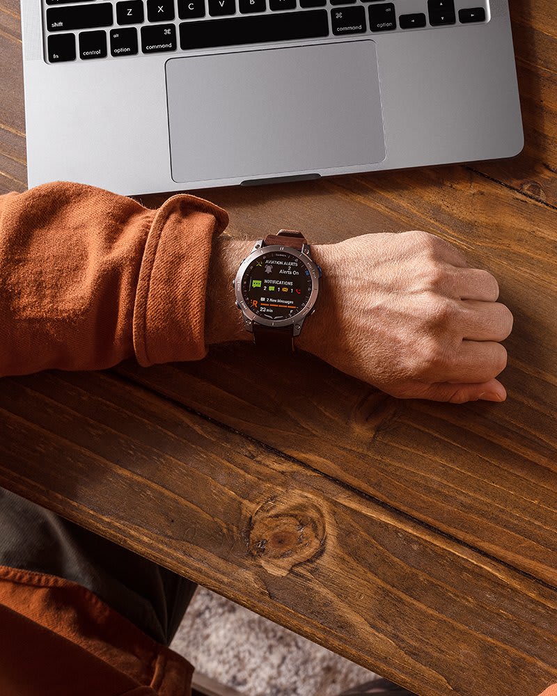 Garmin D2 Mach 1 Pro - new smartwatch for pilots (hands-on review) 
