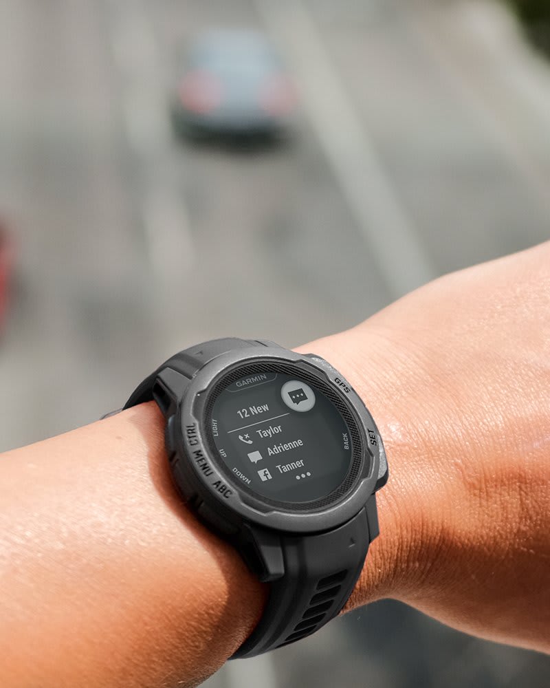 Tålig smartwatch med GPS, Garmin Instinct® 2