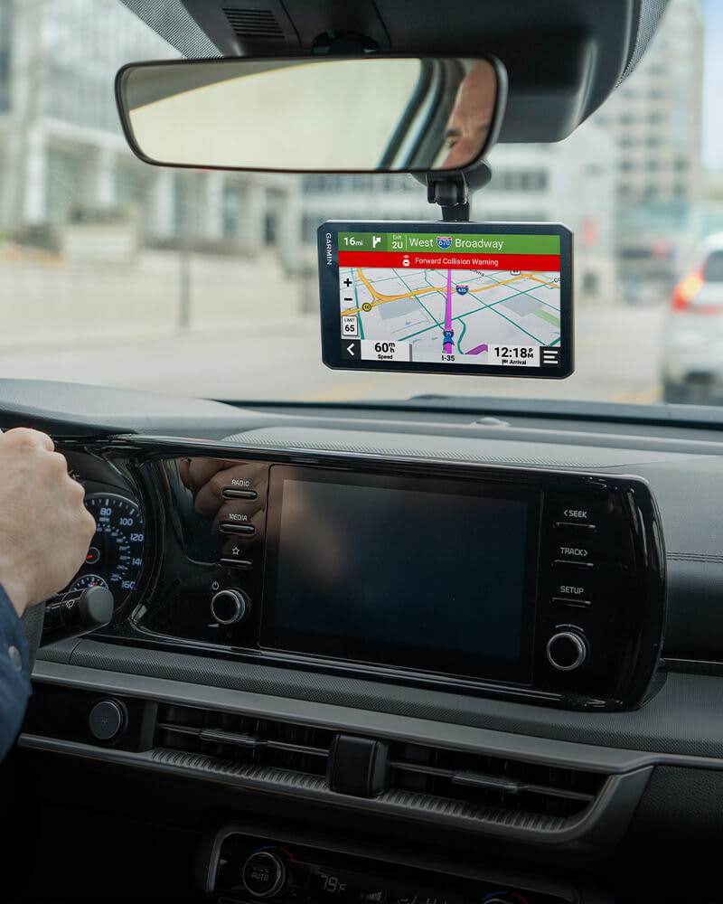 Navigateur GPS Garmin DriveCam™ 76 à écran 7 pouces avec Dash Cam intégrée  - Noir 