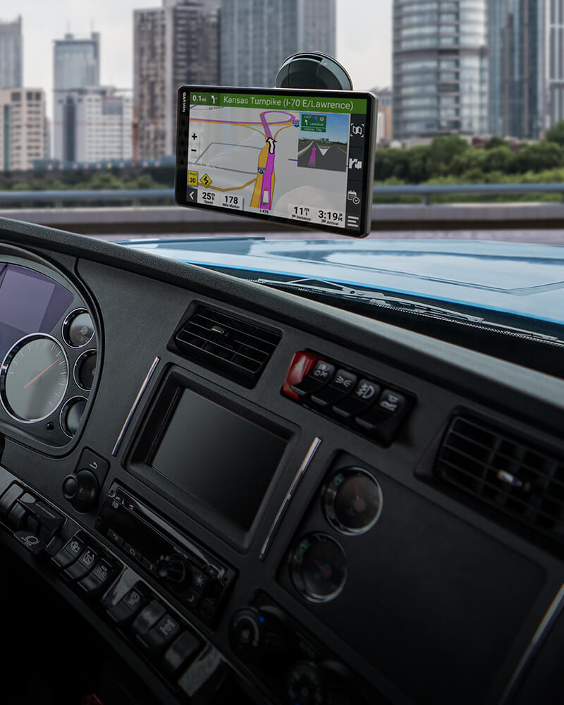 GPS poids-lourds Dēzl LGV 810 - GARMIN - 8 - info trafic en temps réel -  Cdiscount Auto