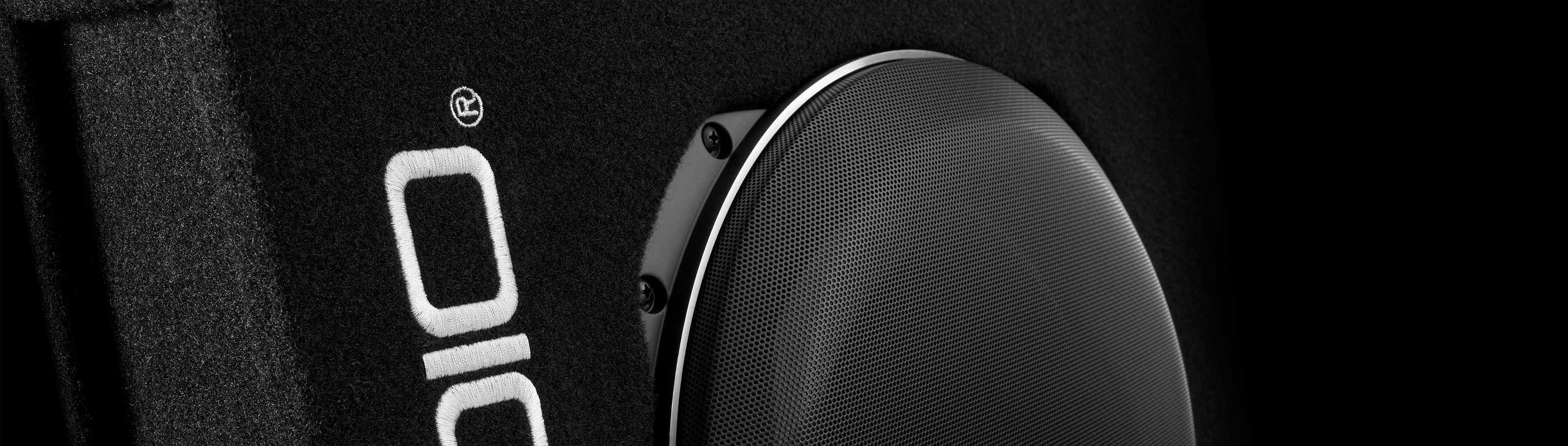JL Audio CS113TG-TW5v2 basskasse forfra