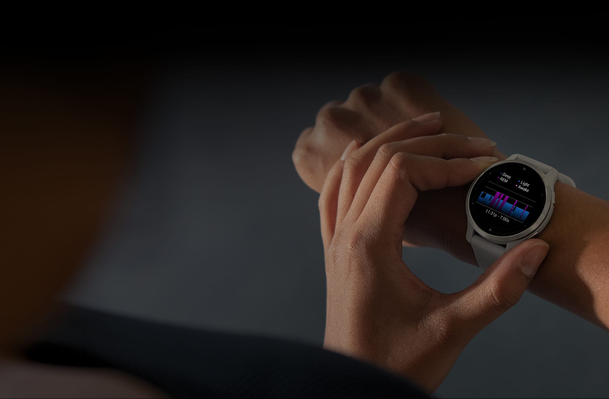  Garmin Venu 2S, reloj inteligente GPS de tamaño pequeño con  funciones avanzadas de monitoreo de salud y fitness, bisel plateado con  caja gris claro y banda de silicona, (010-02429-02) (renovado) 