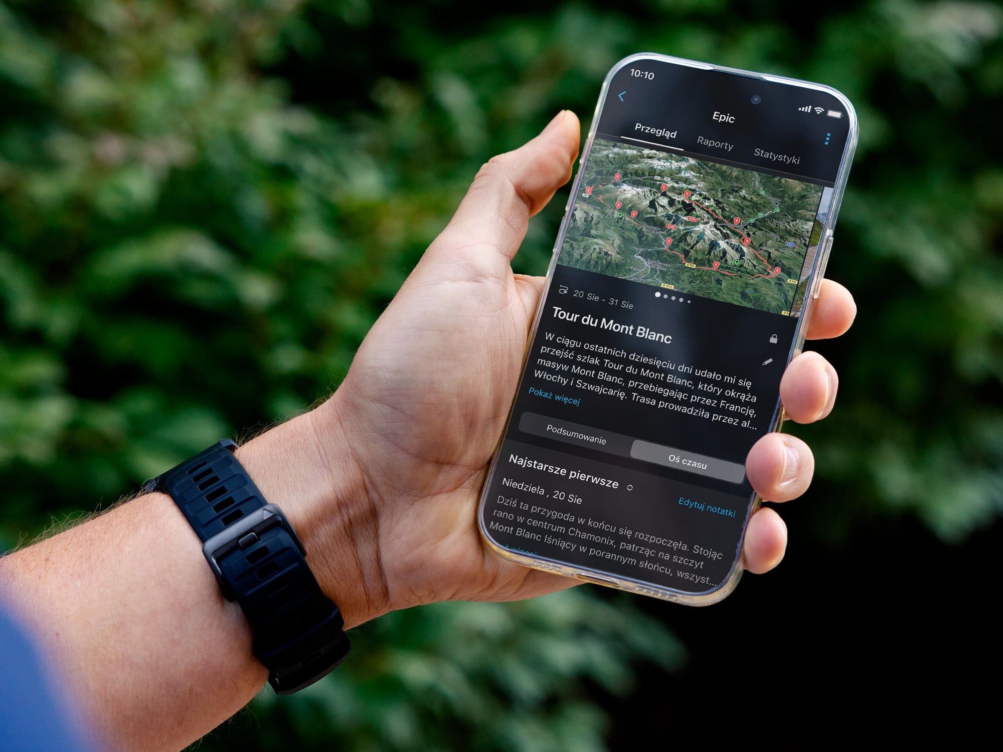 Smartwatch Garmin wyświetlający podsumowanie aktywności w funkcji Garmin Epic